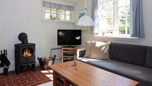Living room - 6 Person Holiday Home in Hadsund (Hadsund)