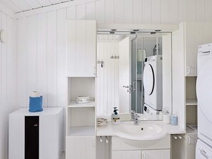 House | Bathroom