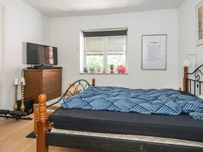 Room - 6 Person Holiday Home in Knebel (Knebel)