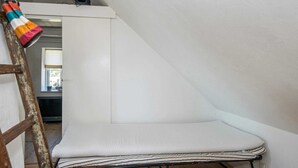 House - 6 Person Holiday Home in Knebel (Knebel)