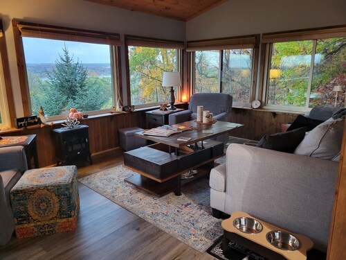 Wine and Dine Haven: Luxury Rental-Stunning Views of Keuka Lake..PET FRIENDLY