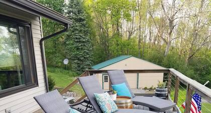 Wine and Dine Haven: Luxury Rental-Stunning Views of Keuka Lake..PET FRIENDLY