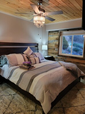 4 makuuhuonetta, silitysrauta/-lauta, Wi-Fi, vuodevaatteet