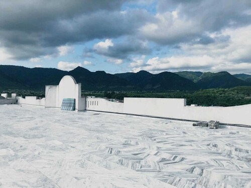 The Hill View/ 2BHK/ WIFI / Central City