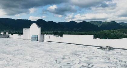 The Hill View/ 2BHK/ WIFI / Central City