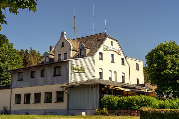 Front of property - Hotel Waldschloss (Bad Camberg)