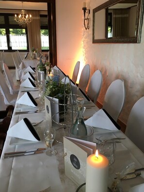 Indoor wedding - Hotel Waldschloss (Bad Camberg)