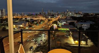 Stylish 2 Bedroom apartment with city view in Brisbane