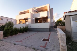 Exterior - Modern One-bedroom with a Terrace (Novalja)