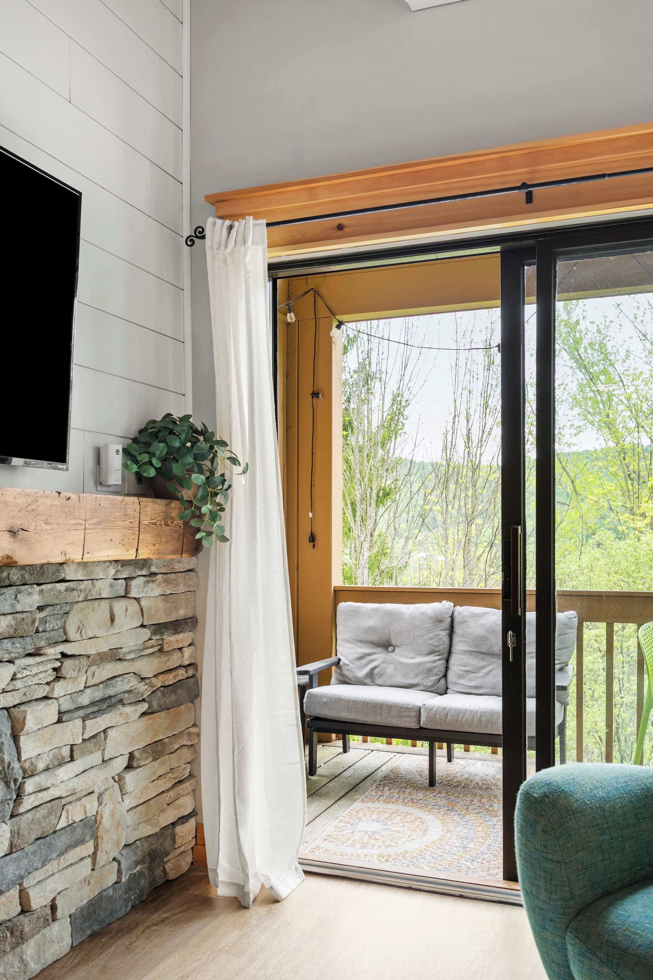 Televisión, chimenea, videojuegos y estéreo 