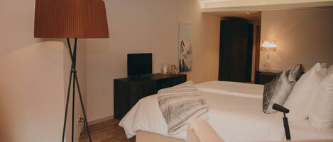 Literie hypoallergénique, coffres-forts dans les chambres, bureau