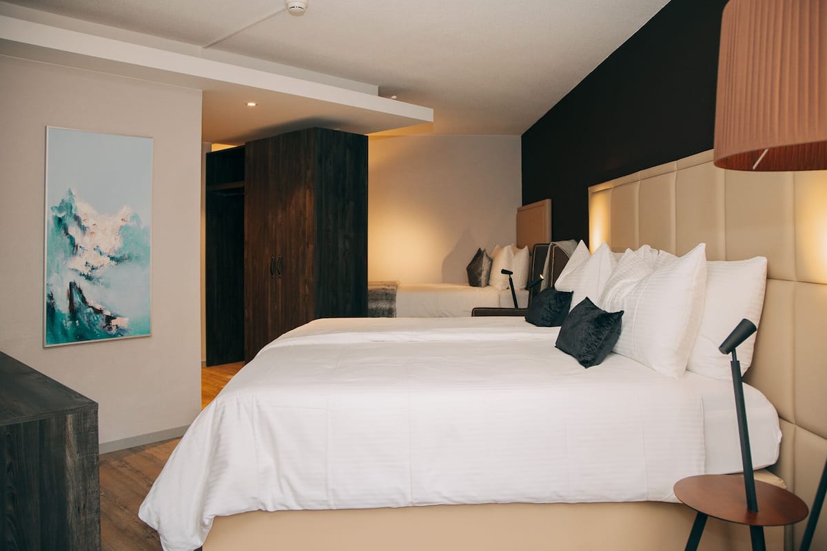 Family Triple Room | Hypo-allergenic bedding, in-room safe, desk, blackout curtains
