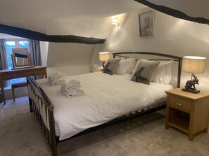 5 chambres, lit parapluie, Wi-Fi, draps fournis