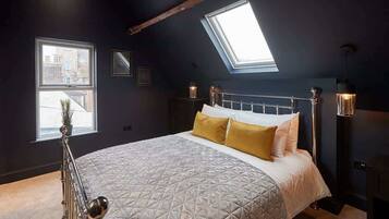 1 habitación, tabla de planchar con plancha, wifi gratis y ropa de cama