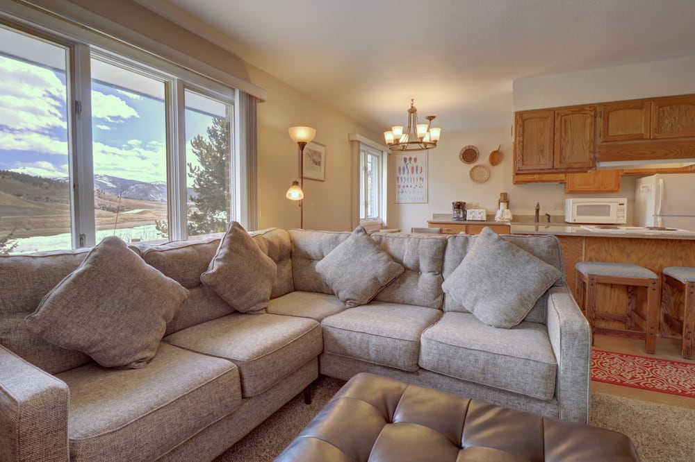 Cc19 Chateau Claire 2 Bedroom Condo by RedAwning - Dillon, CO