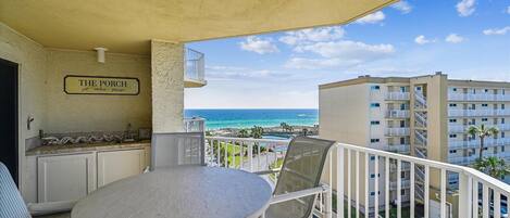 Condo, 2 Bedrooms | Property grounds