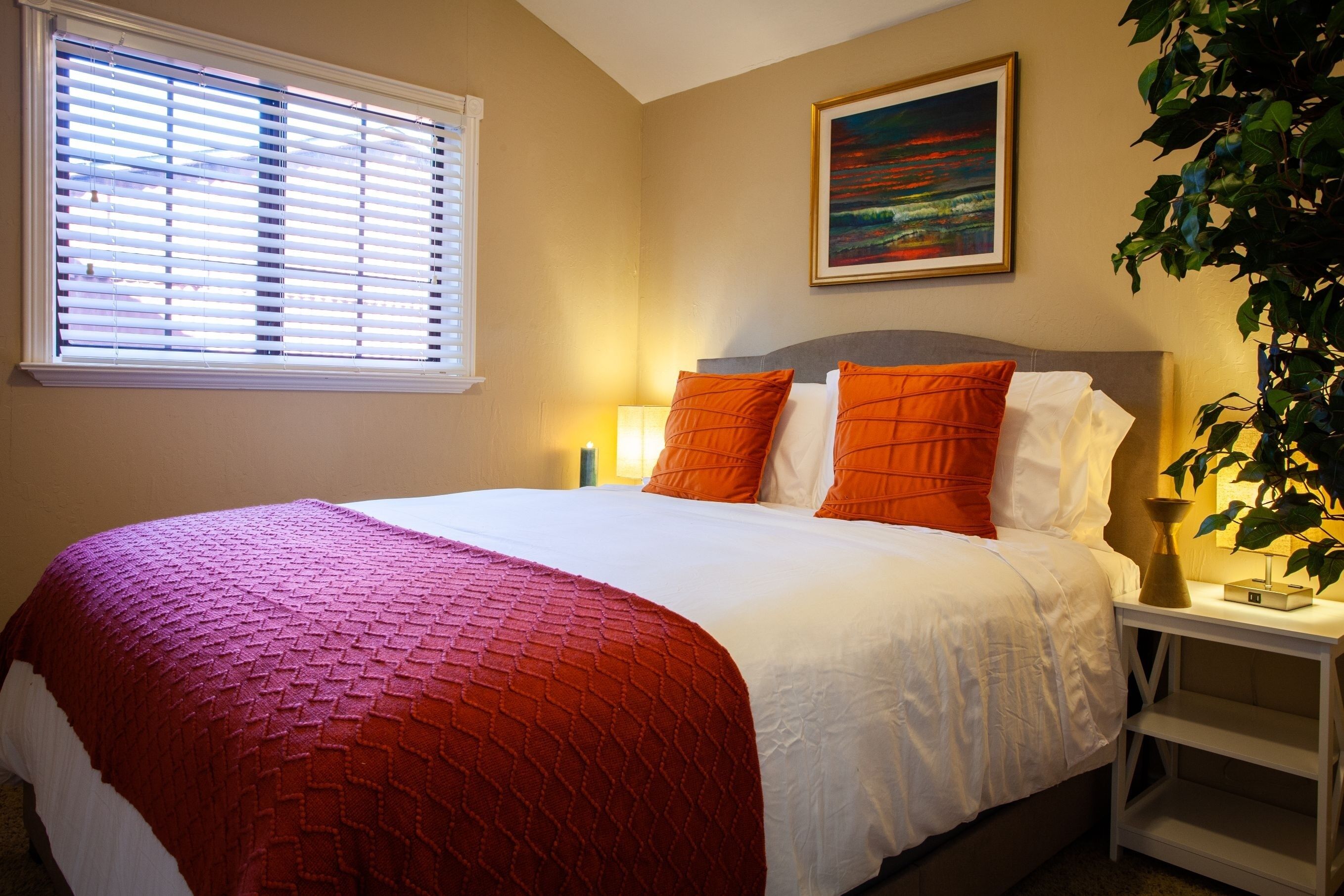 Cute And Relaxing 2br House In Cherry Street District 2 Bedroom Home by Redawning