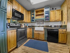 Leilighet, 4 soverom | Eget kjøkken | Kjøleskap, ovn, kaffetrakter/tekoker og brødrister