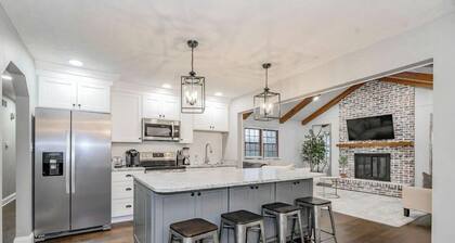 Fully Renovated | Finished Basement | Luxury Beds | Games