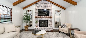 Fully Renovated | Finished Basement | Luxury Beds | Games