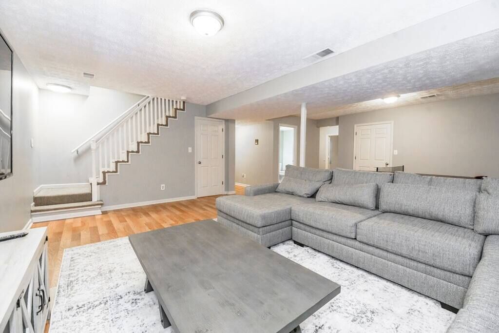 Flat-screen TV, offices