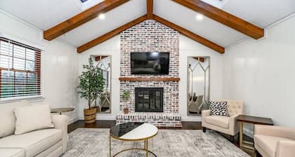 Fully Renovated | Finished Basement | Luxury Beds | Games