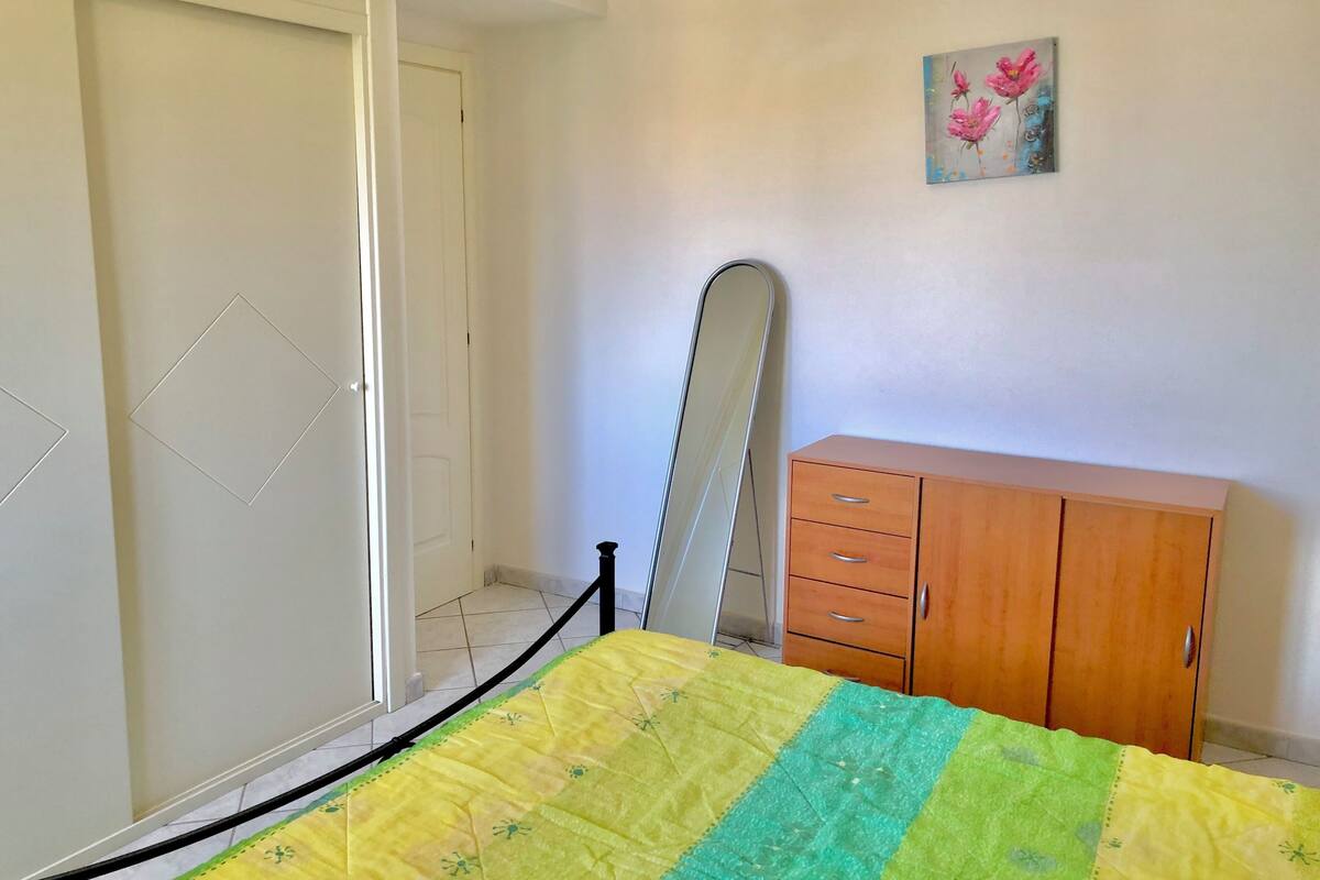 Appartement Standard, vue partielle sur la mer