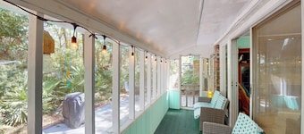 A Hidde Gem Duplex 2 bedrooms, 1.5 bathroom