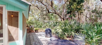 A HIDDEN GEM DUPLEX  2 bedrooms, 1.5 bathroom