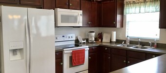 Charming 3BR Home in The Villages: Your Florida Retreat Awaits!