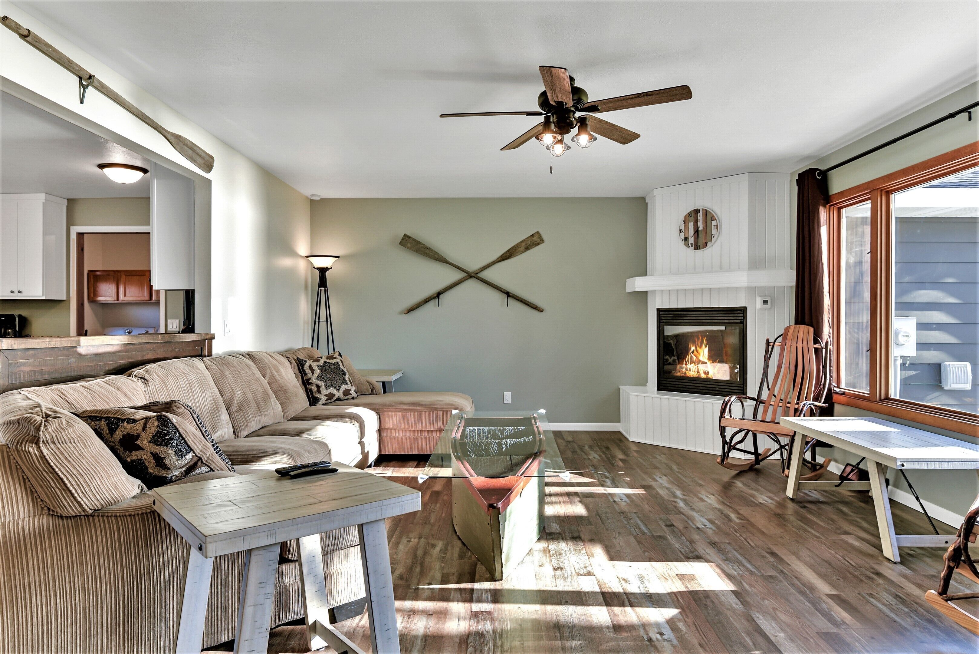 The AuTrain Lake House, Newly renovated home on Autrain Lake near Pictured Rocks
