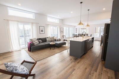 Lakefront Cottage | Hot Tub, Fireplace, Spa & BBQ