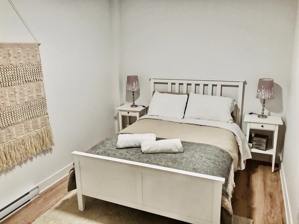 4 chambres, fer et planche à repasser, Wi-Fi, draps fournis