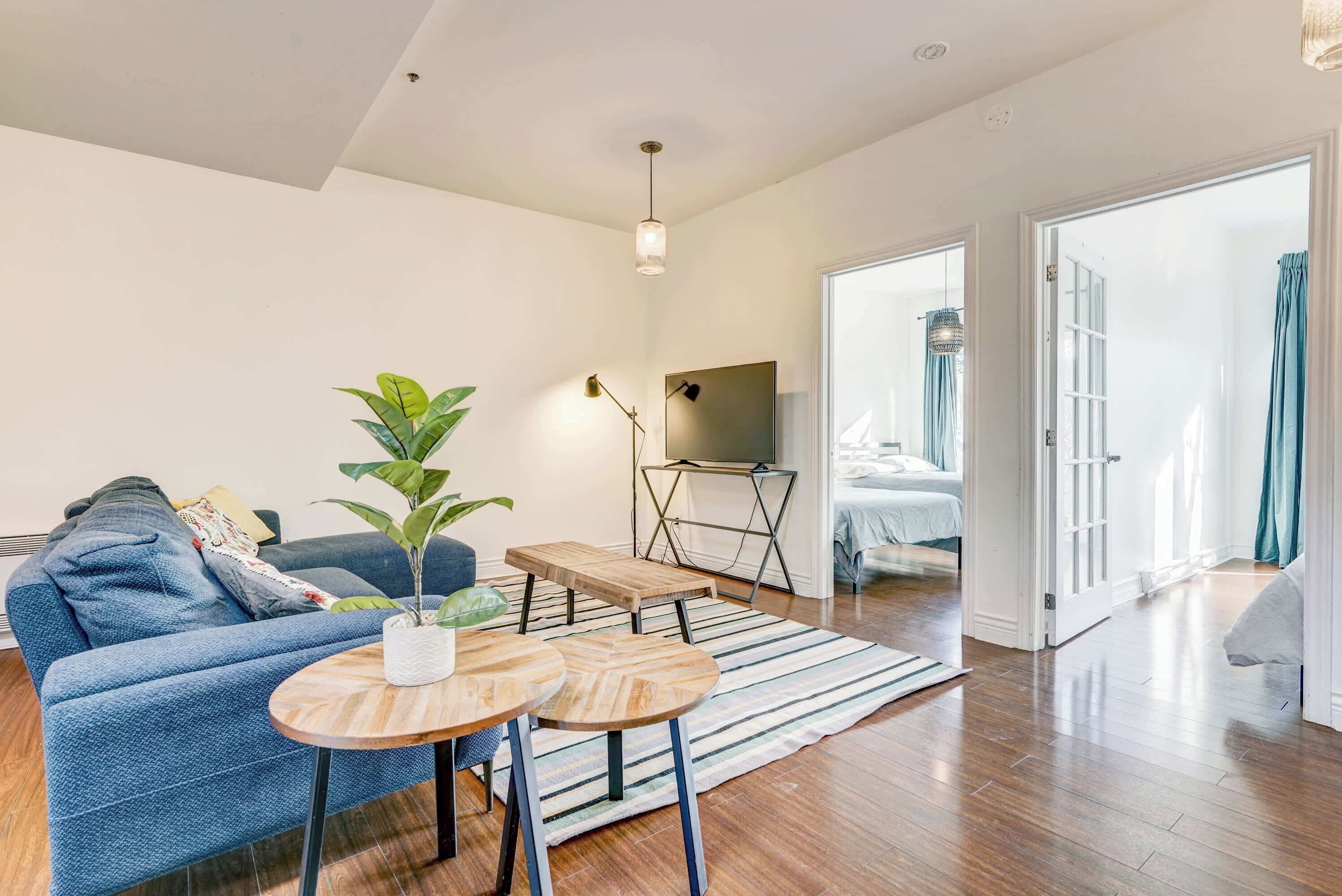 5 bedrooms, desk, iron/ironing board, WiFi