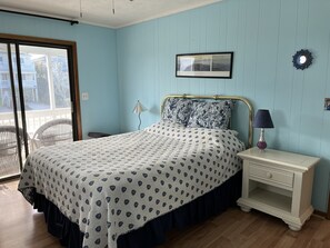 4 bedrooms, iron/ironing board, travel crib, free WiFi