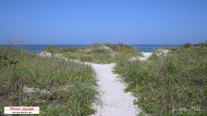 On the beach - Gulfside Villas #15 (Indian Rocks Beach)