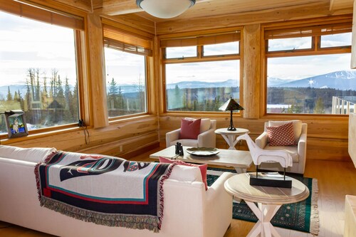 JollyMore | Pink Sky Lodge