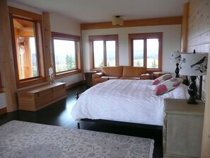 7 bedrooms, desk, iron/ironing board, free WiFi