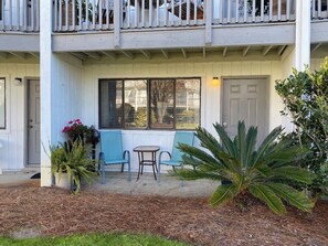 Terrace/patio - Affordable 30A Getaway! Updated studio condo close to the beach! Near Seaside. (Santa Rosa Beach,)