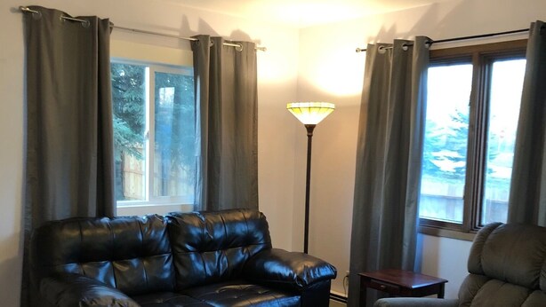 Unclassified image, 1 of 8, button - Modern, Exquisite 1-bedroom Home in Anchorage (Anchorage)