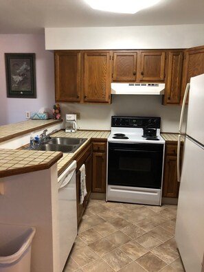 Apartment (Modern, exquisite 1-bedroom home in A) | Private kitchen | Fridge, microwave, dishwasher, coffee/tea maker - Modern, Exquisite 1-bedroom Home in Anchorage (Anchorage)