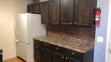 House (Spacious,elegant 2BR apartment in Dub) | Private kitchen | Fridge, microwave, coffee/tea maker, cookware/dishes/utensils