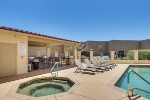 Pool - Ohana Lake House Condo! 1 Mi to Boat Ramp (Lake Havasu City)