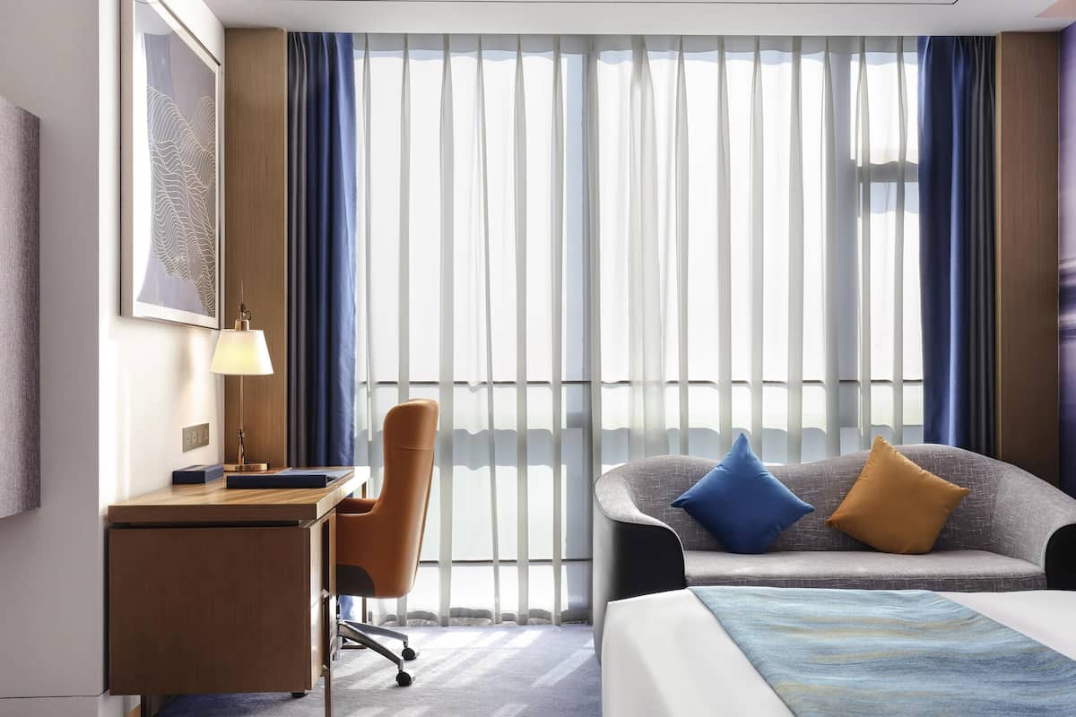 Executive Room, 1 King Bed, Club lounge access