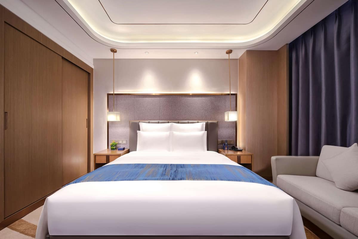 1 bedroom, minibar, in-room safe, individually decorated