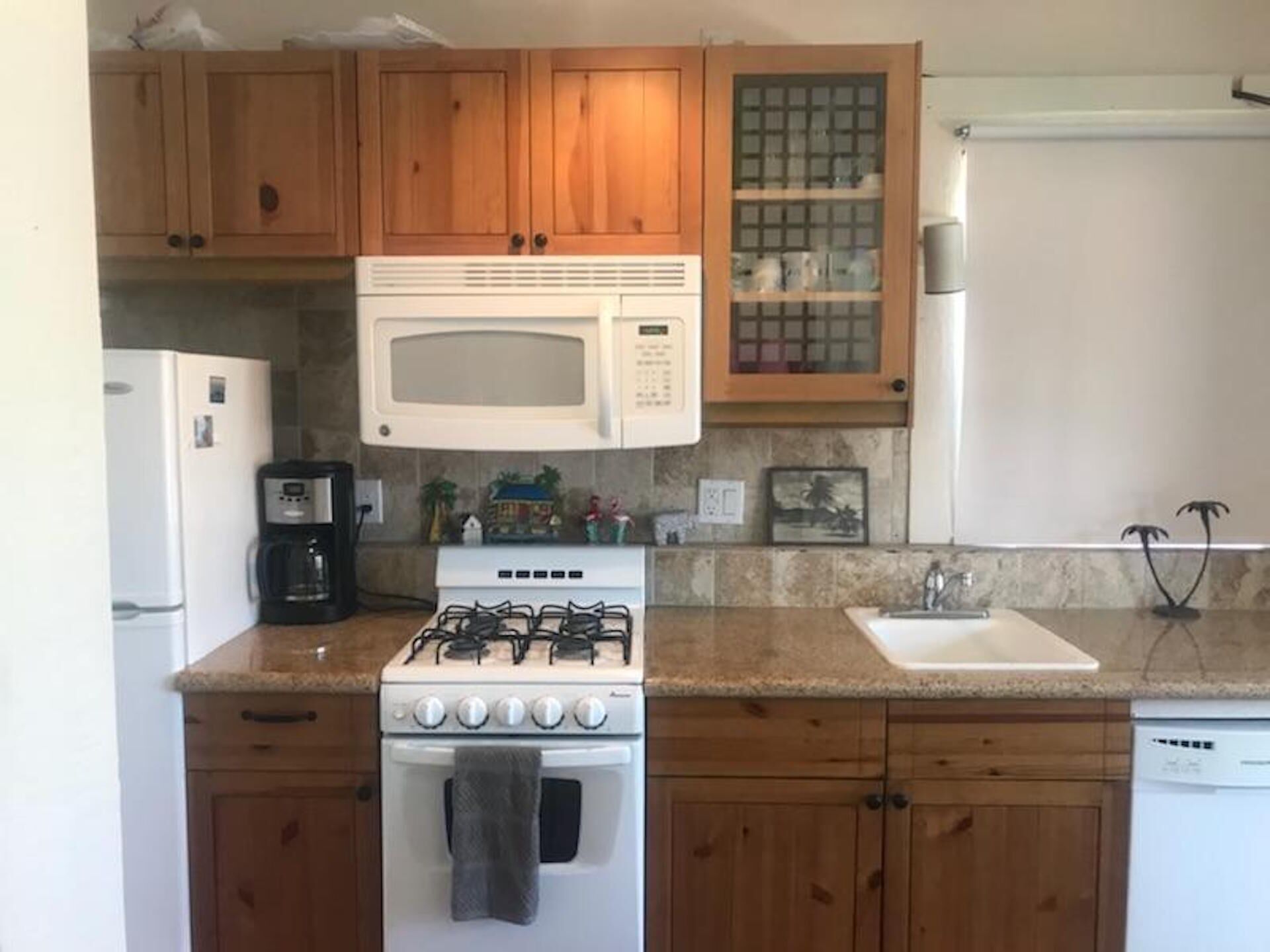 Ocean view studio in Capitola Village - Location!