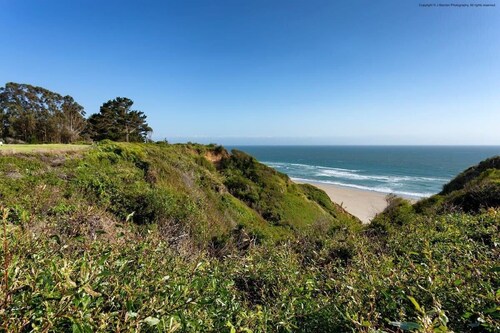 Rare Oceanview Studio Seascape Resort!