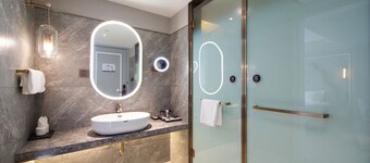 Mercure Harbin Hexing Road