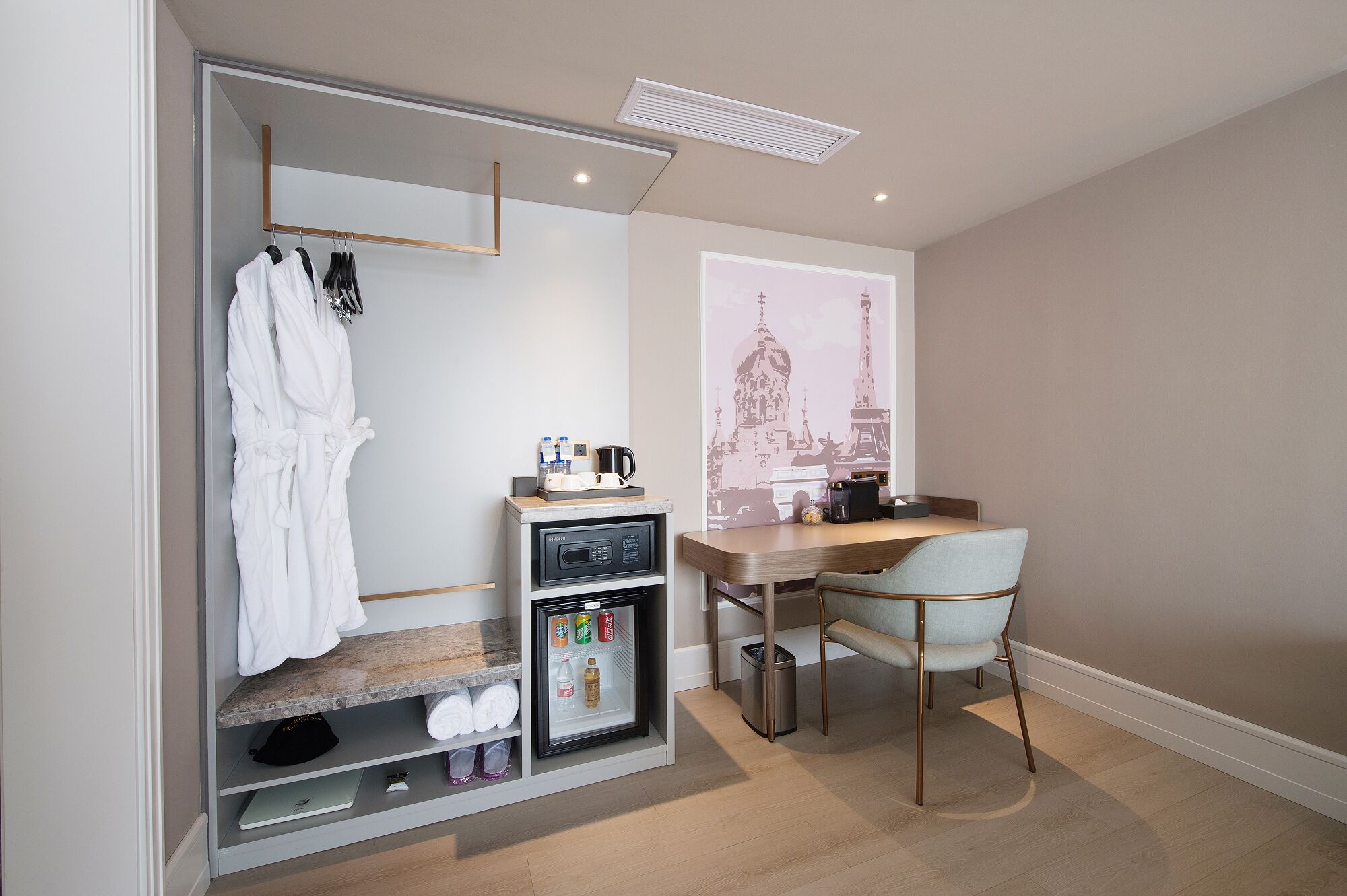 Privilege, Habitación básica, 2 camas individuales, no fumadores | Edredones de plumas, caja fuerte, escritorio y wifi gratis