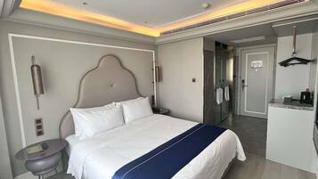 Habitación estándar, 1 cama King size | Caja de seguridad en la habitación, wifi gratis y ropa de cama
